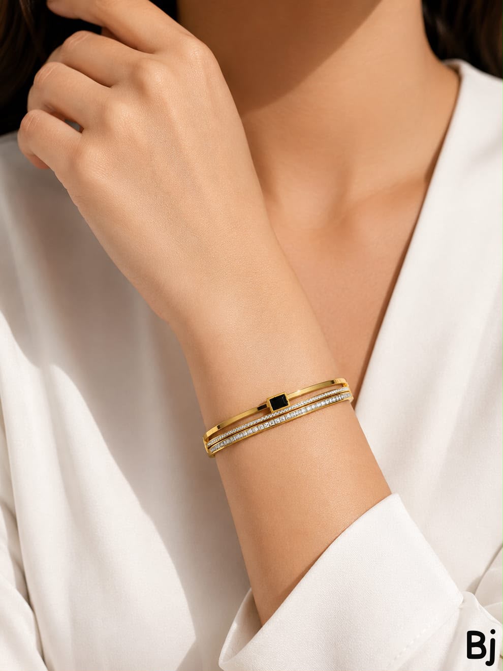 Elegant Gold-Tone Crystal Stone Bracelet – Luxury Layered Bangle