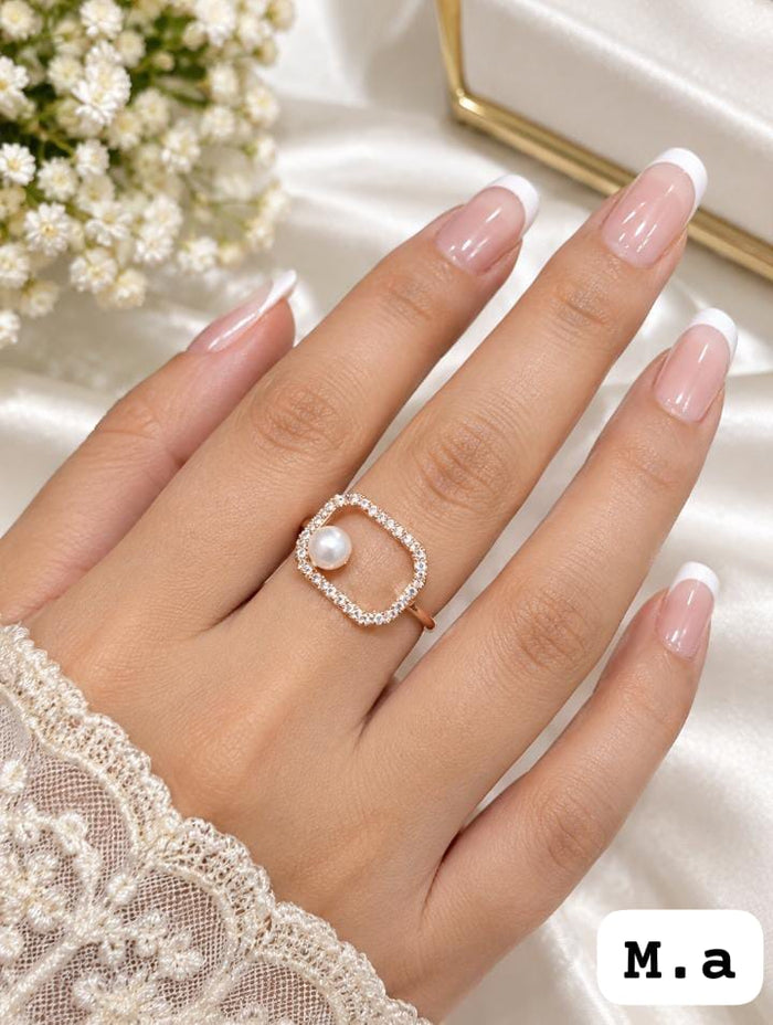Pearl Royale ring – square crystal design with pearl